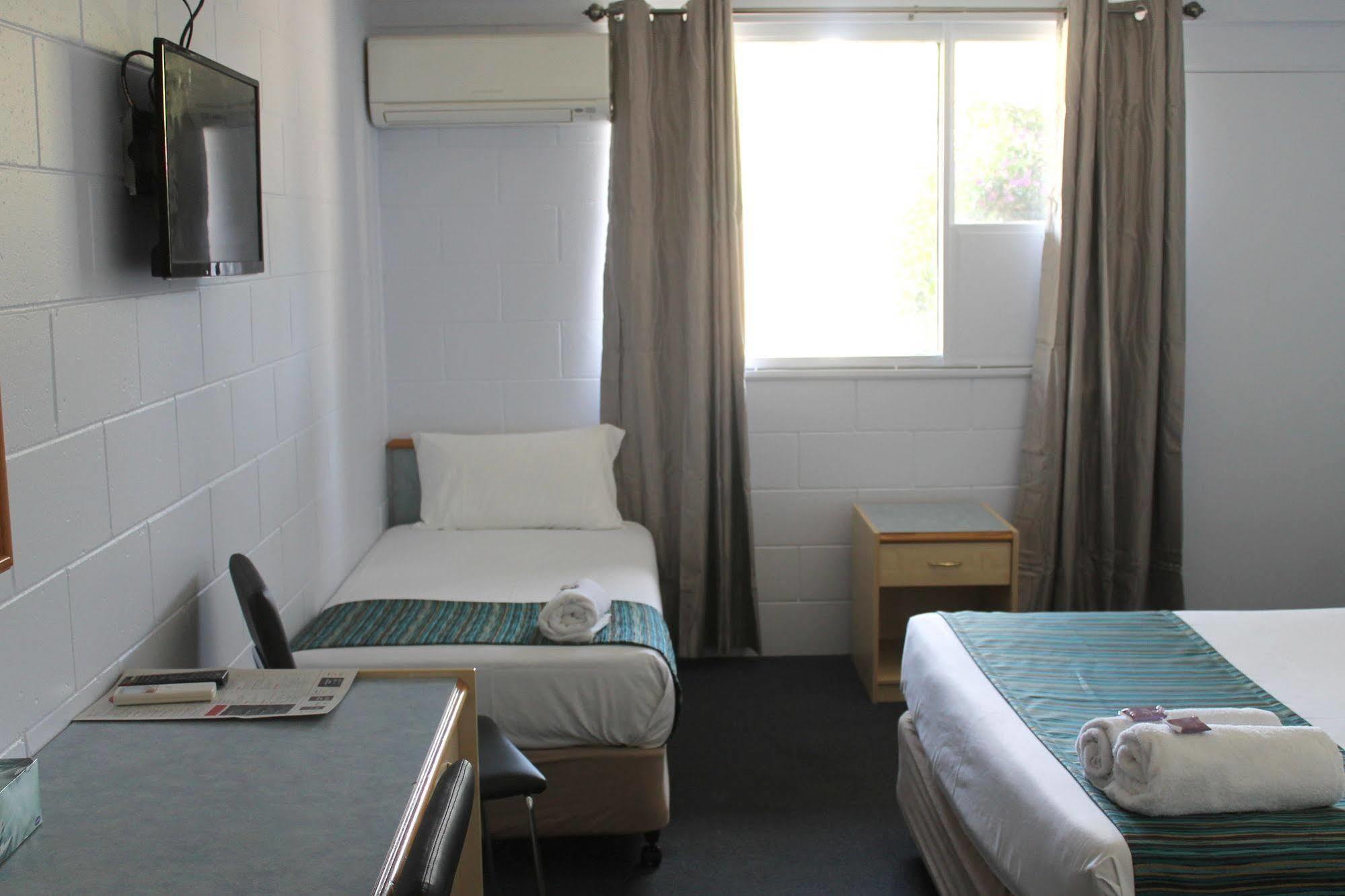 Rocky Glen Hotel Motel Gladstone Exterior photo