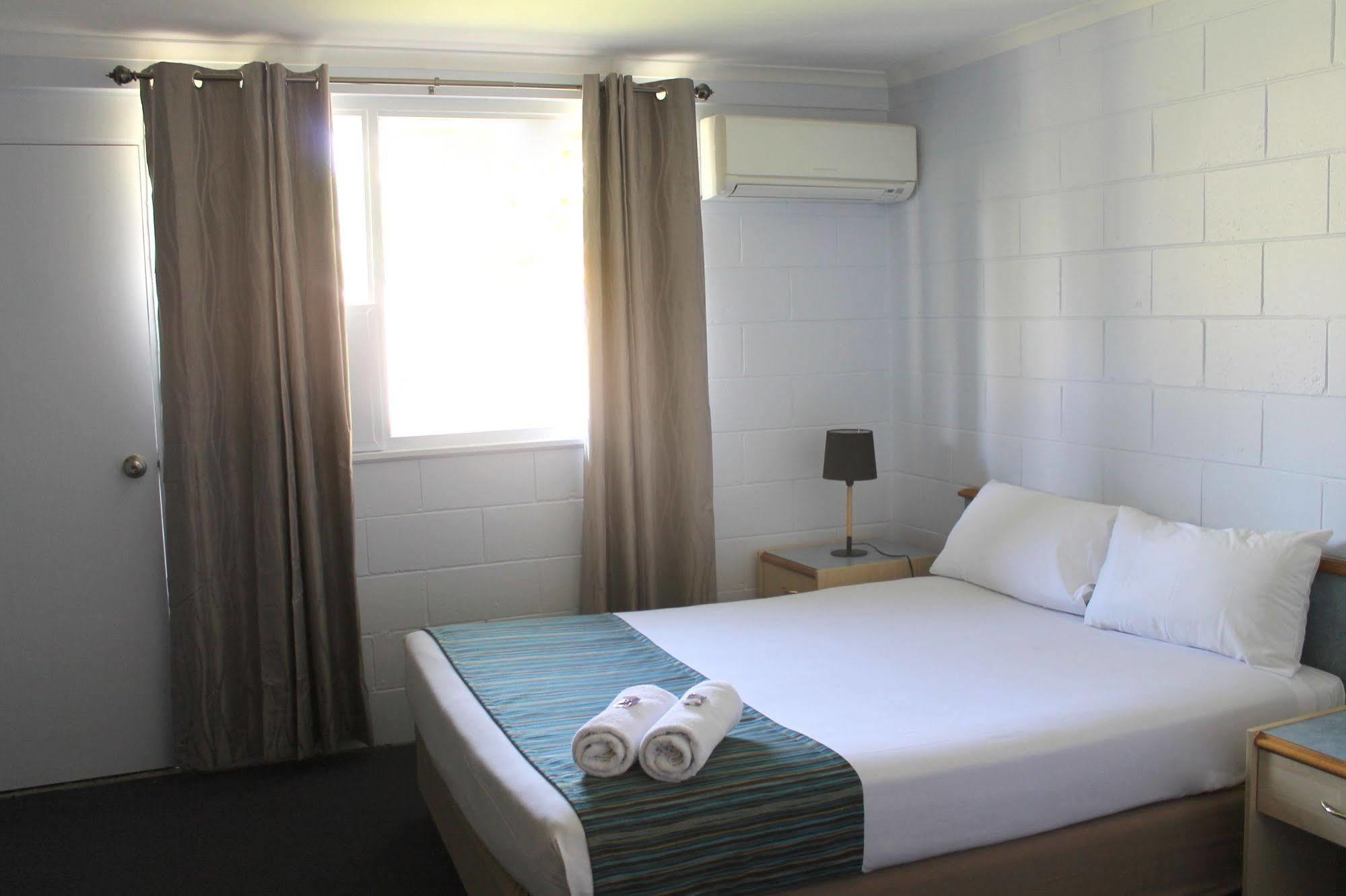 Rocky Glen Hotel Motel Gladstone Exterior photo
