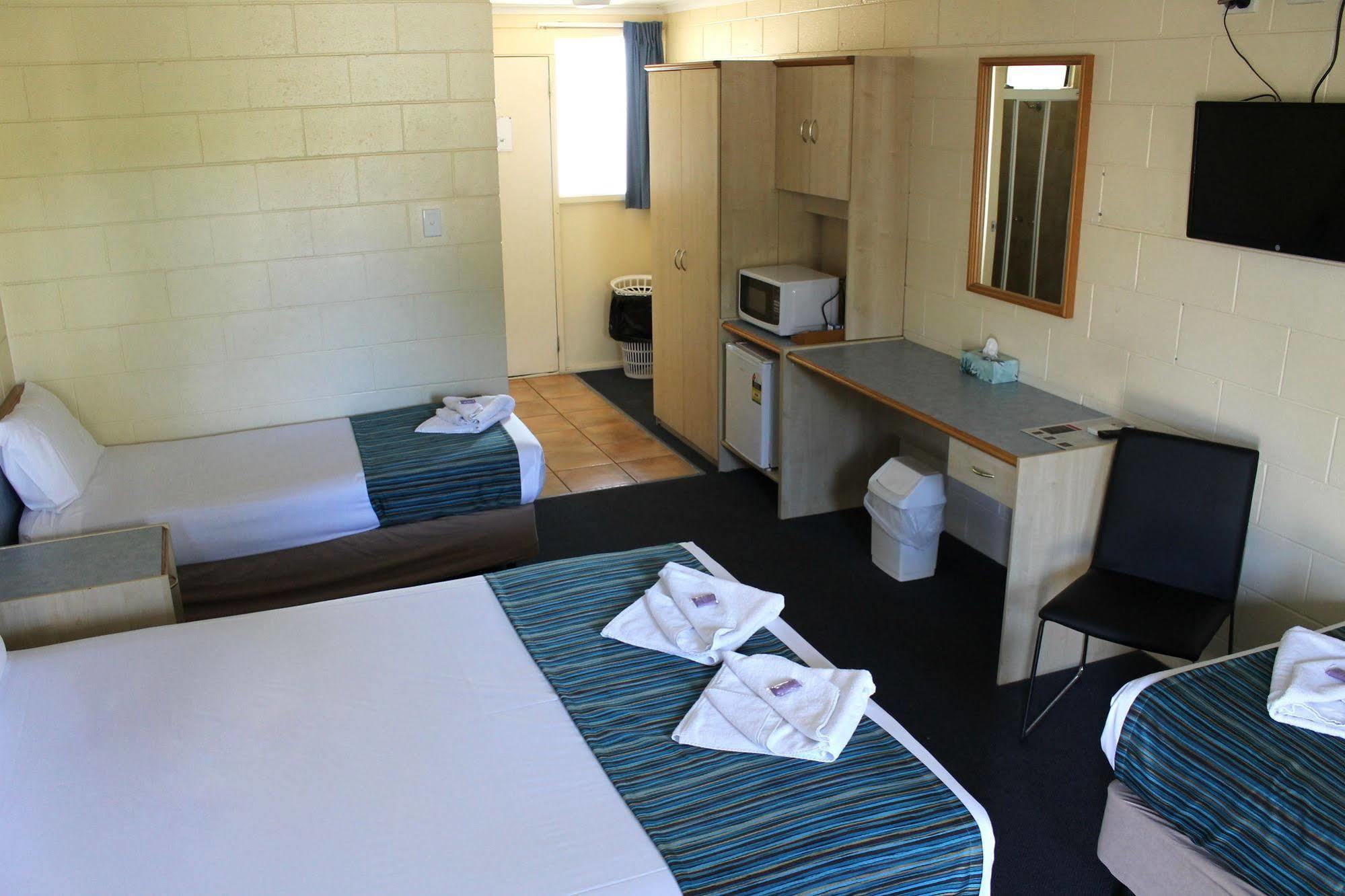 Rocky Glen Hotel Motel Gladstone Exterior photo